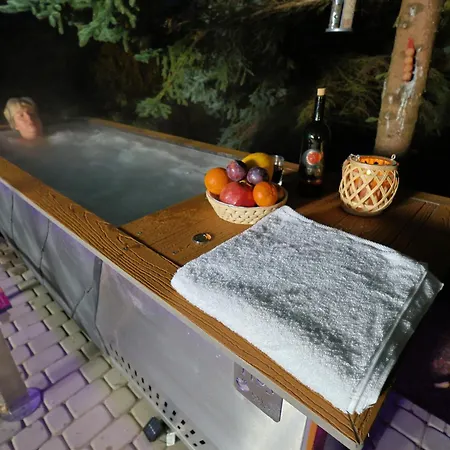 U Bogatki Glamping & To Klimatyczny, Drewniany Dla Maksymalnie 7 Osob Z Kapielami I Zabiegami Termalnym Spa, Polozony, W Lesie Niedaleko Jeziora Roznowskiego Grodek Nad Dunajcem, Idealny Na Relaks W Otoczeniu Natury