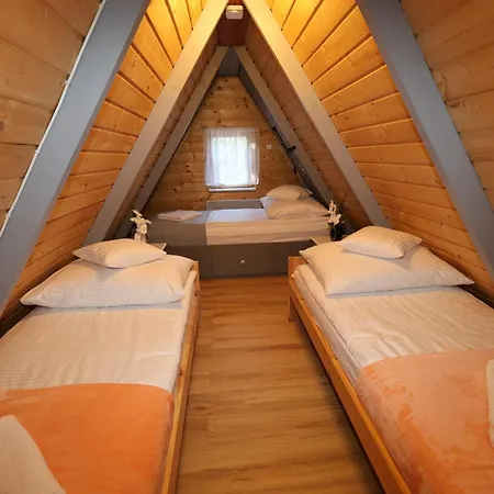 U Bogatki Glamping & To Klimatyczny, Drewniany Dla Maksymalnie 7 Osob Z Kapielami I Zabiegami Termalnym Spa, Polozony, W Lesie Niedaleko Jeziora Roznowskiego Grodek Nad Dunajcem, Idealny Na Relaks W Otoczeniu Natury