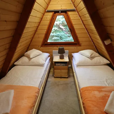 U Bogatki Glamping & To Klimatyczny, Drewniany Dla Maksymalnie 7 Osob Z Kapielami I Zabiegami Termalnym Spa, Polozony, W Lesie Niedaleko Jeziora Roznowskiego Grodek Nad Dunajcem, Idealny Na Relaks W Otoczeniu Natury * Grodek Nad Dunajcem