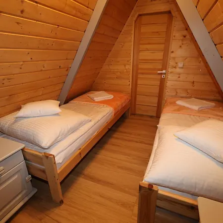 Chalet U Bogatki Glamping & To Klimatyczny, Drewniany Dla Maksymalnie 7 Osob Z Kapielami I Zabiegami Termalnym Spa, Polozony, W Lesie Niedaleko Jeziora Roznowskiego Grodek Nad Dunajcem, Idealny Na Relaks W Otoczeniu Natury Grodek Nad Dunajcem